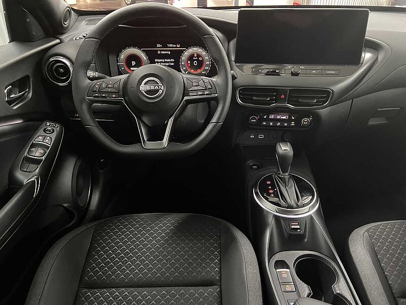 Nissan Juke N-Connecta 1.6 Hybrid 4AMT